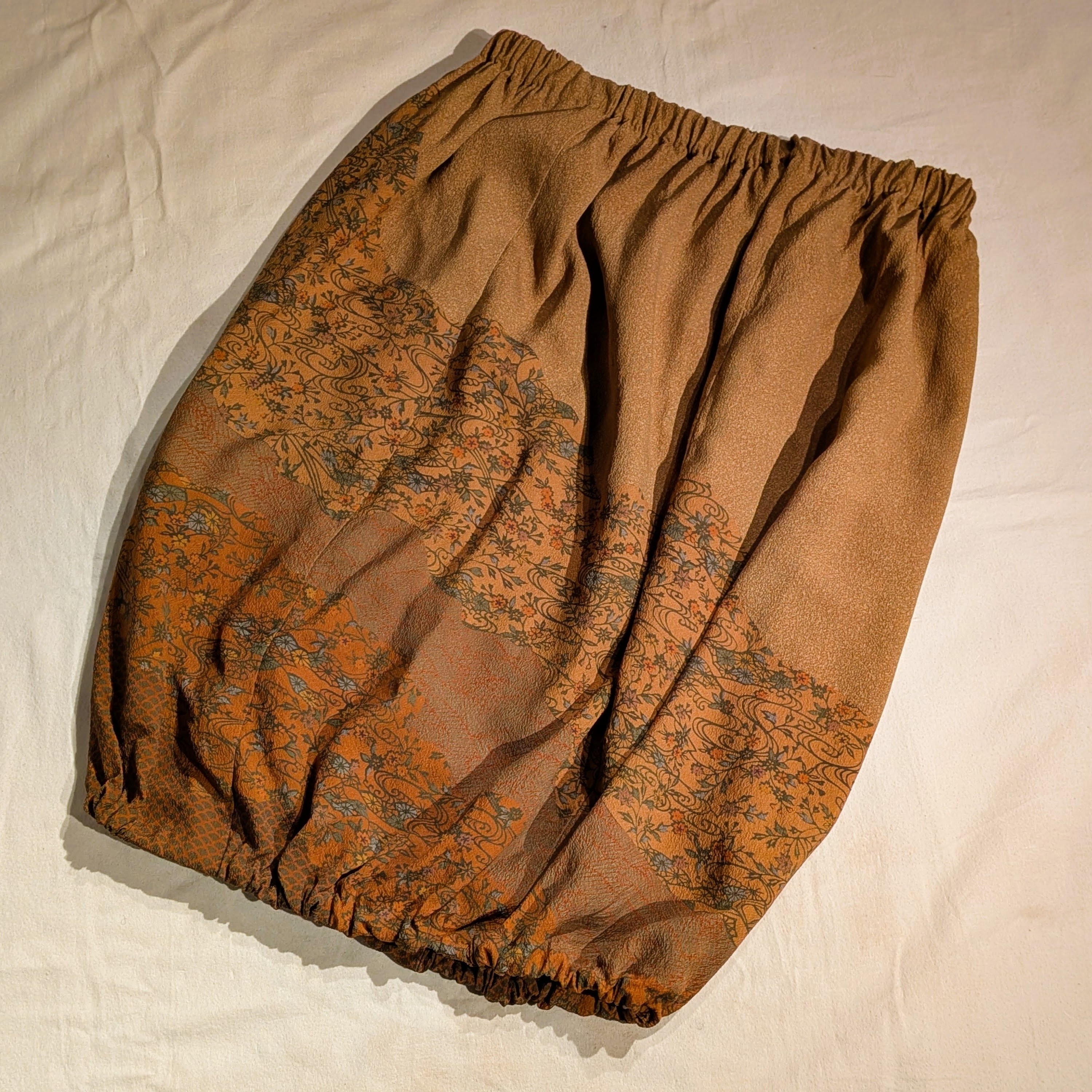 ツヅクキモノの和裁教室〜着物をほどいてバルーンスカートを仕立ててみる～