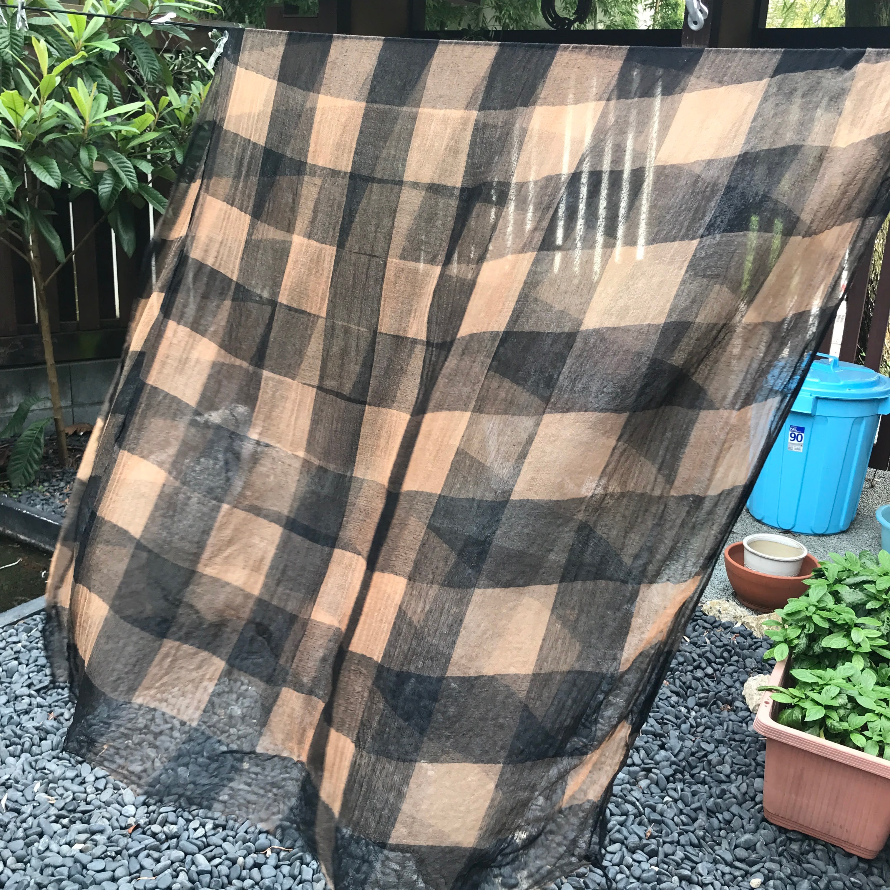 玉ねぎ染めのストールワークショップ。
