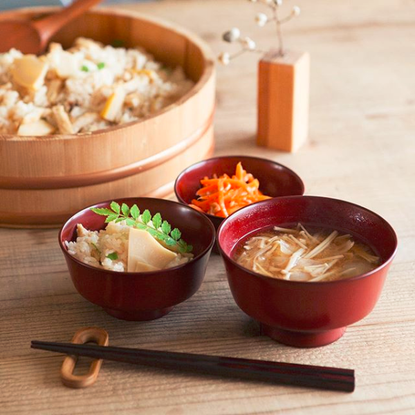 漆器をいつか手に入れたい人へ。使って、食べて、聴いて会津漆器