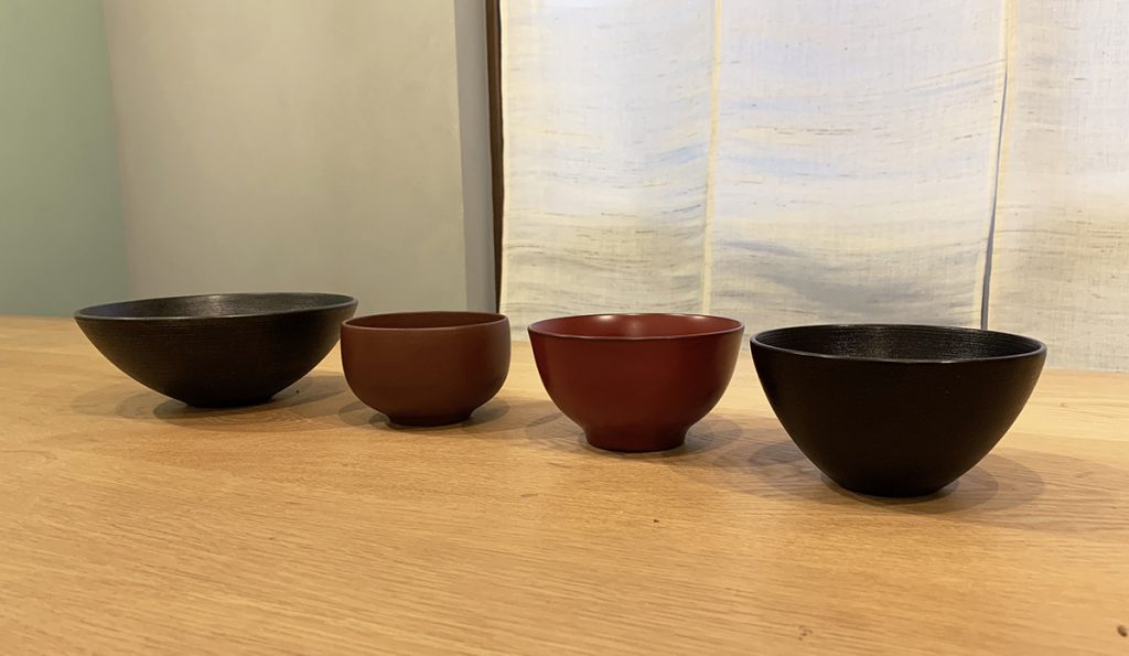 仕上げも大きさも違う4つの漆器を使い比べられます!