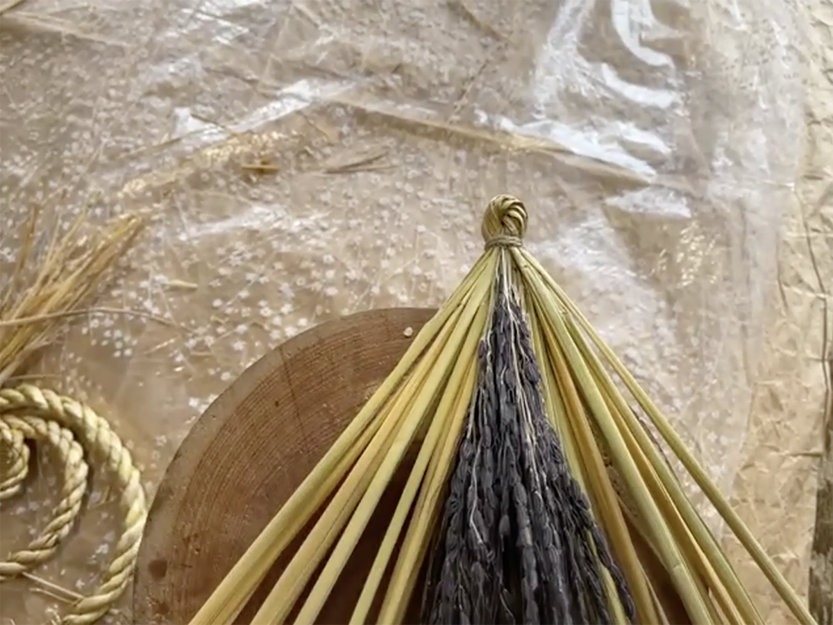 全て自然素材で作ったしめ縄 古代米の穂先まで一本まるごと 021｜正月