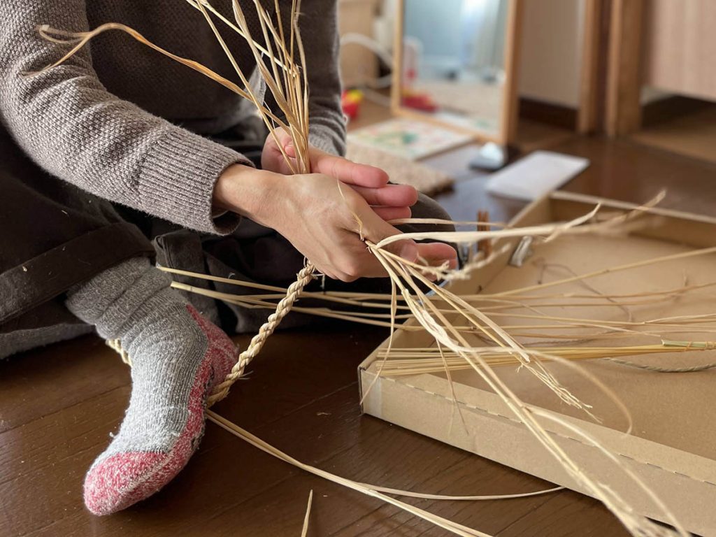 【てならい後記】わらで作るしめ飾りのオンラインワークショップのアイキャッチ画像