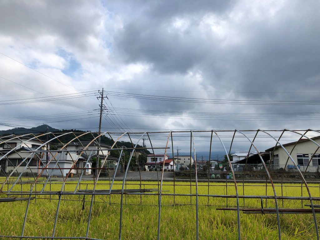 工房は、雄大な富士山の麓。曇ってますね、、、実物はぜひ、自分の目で！