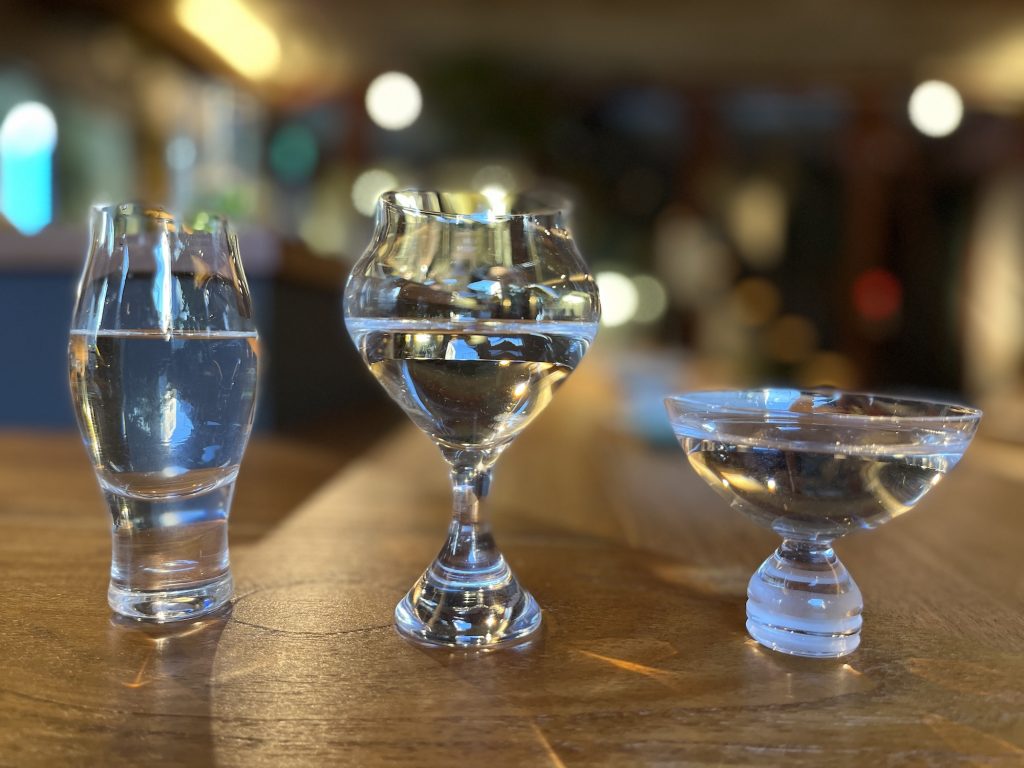 「いい日本酒をいいグラスで飲み分けて愉しむワークショップ（お土産グラス付き！）」のアイキャッチ画像