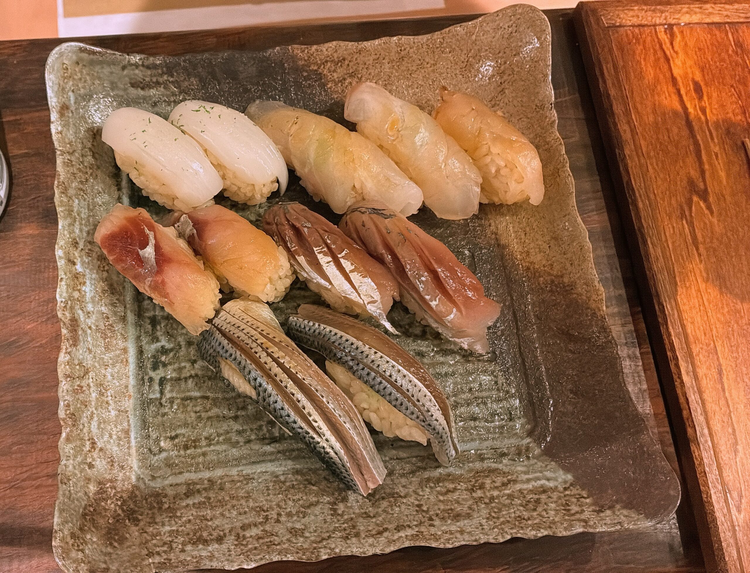すしの技術大全 : 江戸前握り寿司、押し寿司、棒寿司の知識から魚のおろし方まで… すしの技術大全 | 株式会社誠文堂新光社