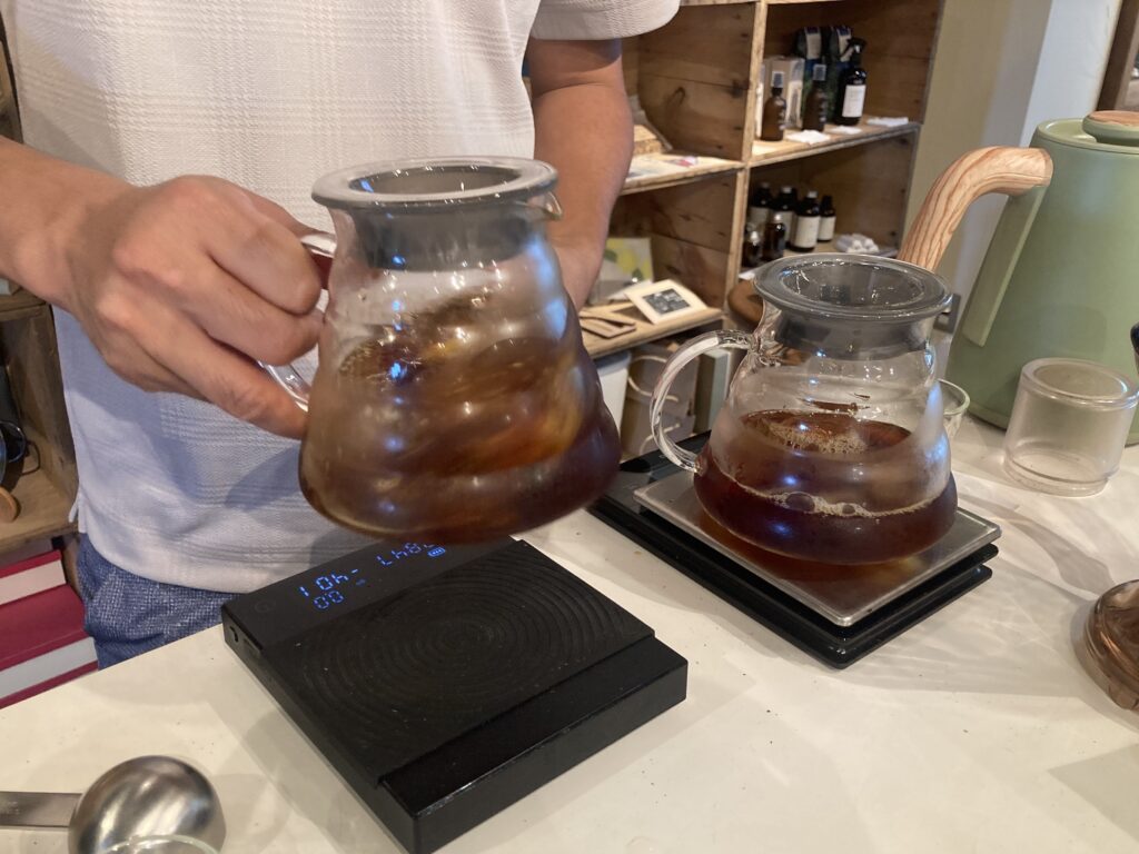 【てならい後記】 “さっくり”教わる、初めてのスペシャルティコーヒー。〜アイスコーヒーの淹れ方編～7月のアイキャッチ画像